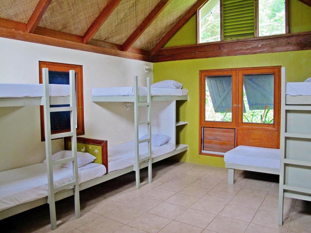 Beachouse Resort Namatakula Bilik gambar
