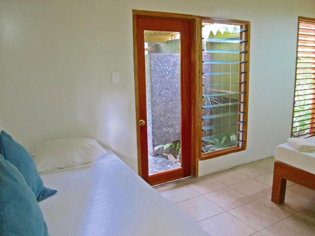 Beachouse Resort Namatakula Bilik gambar