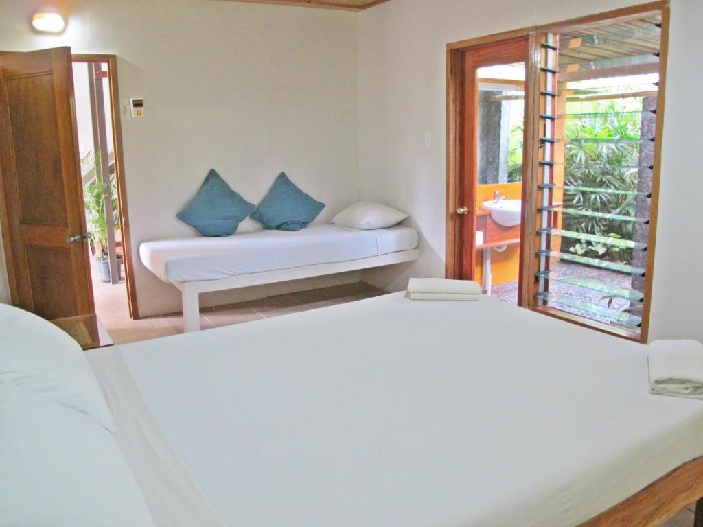 Beachouse Resort Namatakula Bilik gambar